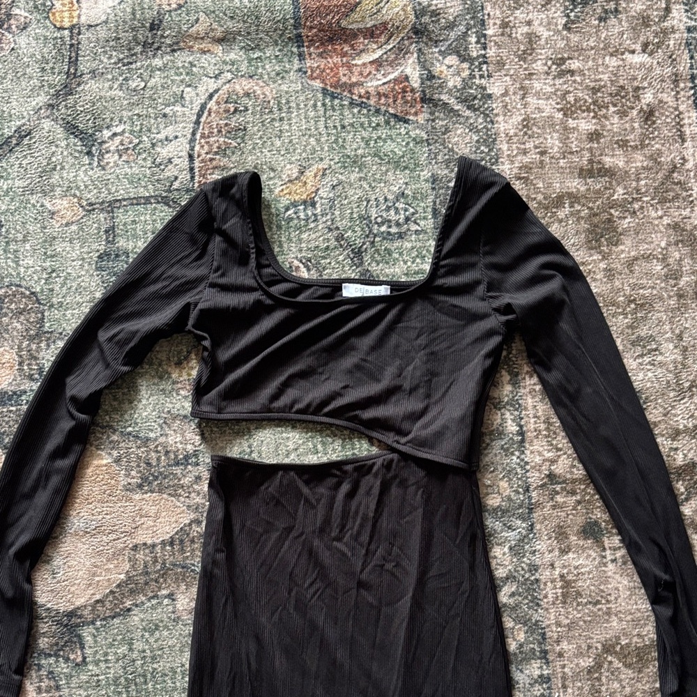 Chic Black Long Sleeve Maxi Dress - Picture 2 of 2